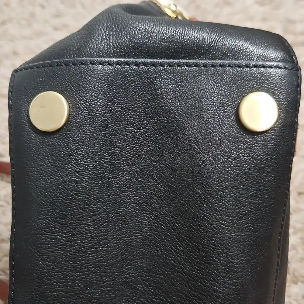 Fossil Gwen Shopper Tote – Black Goat Leather + Brown Trim, Zip Sides
